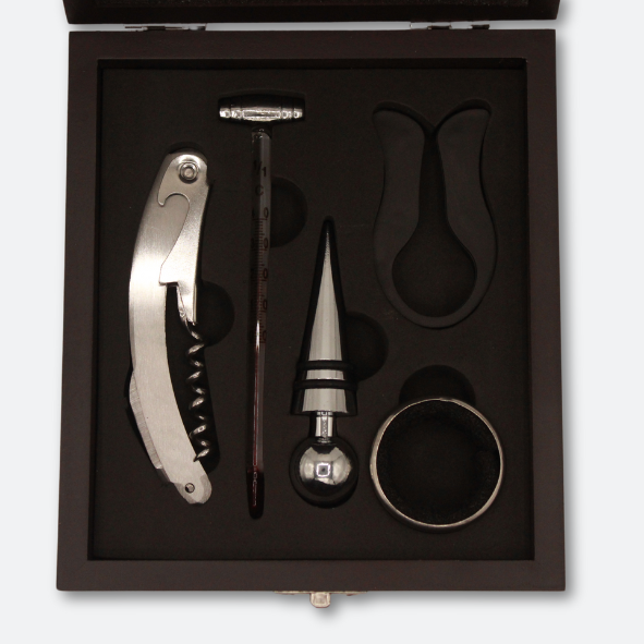 AFC WINE ACCESSORIES SET